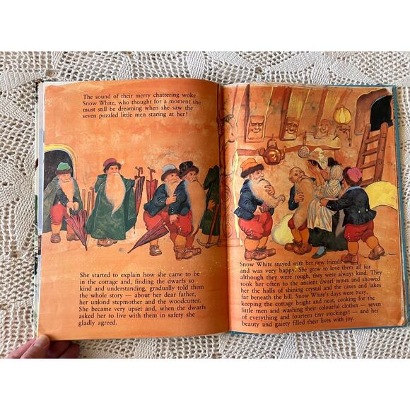 1980 Snow White and the Seven Dwarfs | Award Classic Fairy Tale - Picture 4 of 5